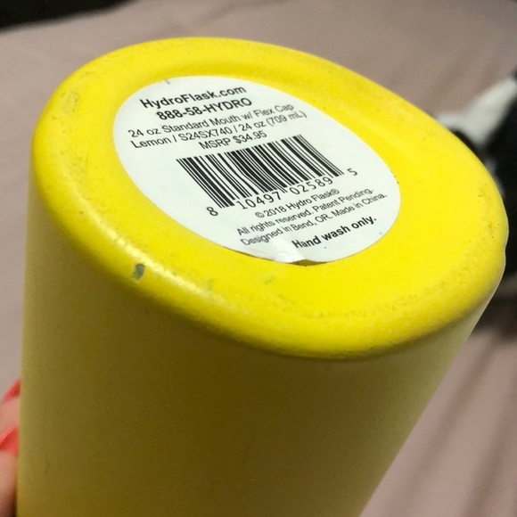 Yellow Hydroflask - Picture 5 of 6